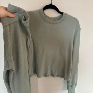 SKIMS Sage thermal set